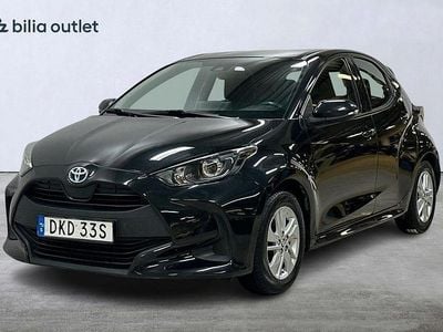 Svart Begagnad 2022 Toyota Yaris Hybrid Active Halvkombi | 169 900 kr (Marknadspris)
