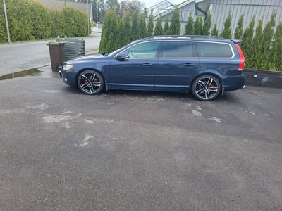 begagnad Volvo V70 D2 Momentum Euro 5