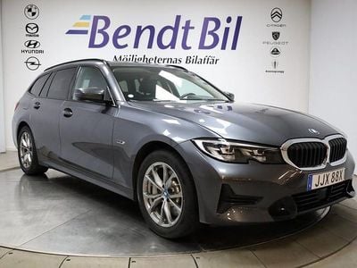 Grå Begagnad 2022 BMW 330 Sport Line Kombi | 327 500 kr (Bra pris)