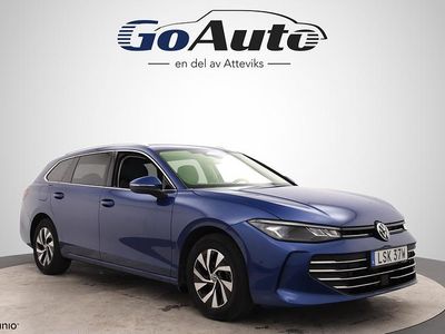 Blå Begagnad 2024 VW Passat Kombi | 338 900 kr (Marknadspris)