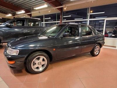 Svart met Begagnad 1995 Ford Escort Halvkombi | 55 000 kr