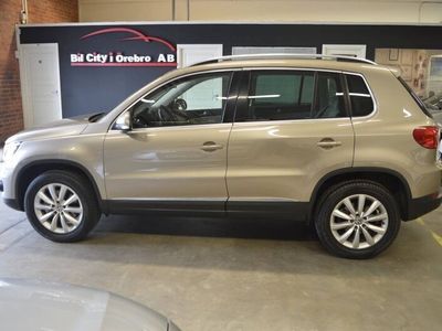 begagnad VW Tiguan 1.4 TSI (16hk) 4Motion Premium, Comfort Backkamera / Nyservad