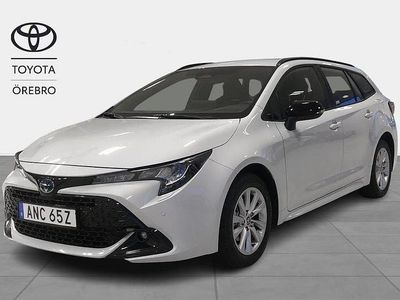 Grå Begagnad 2025 Toyota Corolla Active Kombi | 309 900 kr (Marknadspris)