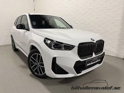 Vit Begagnad 2023 BMW iX1 M Sport SUV | 364 900 kr