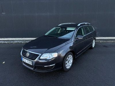 Begagnad VW Passat Sportline 160 HK (117 kW) 2008 Mörkbrun Kombi