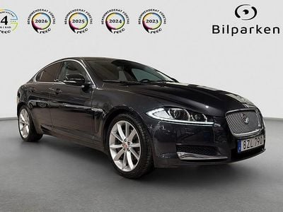 Grå Begagnad 2015 Jaguar XF Sedan | 199 990 kr (Dyr)
