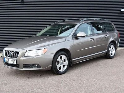 Grå Begagnad 2008 Volvo V70 Momentum Kombi | 64 900 kr (Marknadspris)