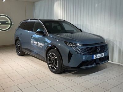 Peugeot e-5008