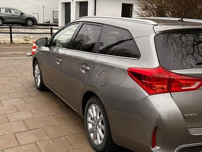 Begagnad Toyota Auris Touring Sports 136 HK (100 kW) 2015 Bronsfärgad Kombi