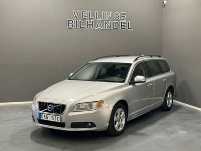 Ljusgrå Begagnad 2009 Volvo V70 Momentum Kombi | 69 900 kr (Bra pris)
