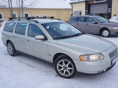Ljusbrun Begagnad 2005 Volvo V70 Kombi | 39 900 kr (Marknadspris)