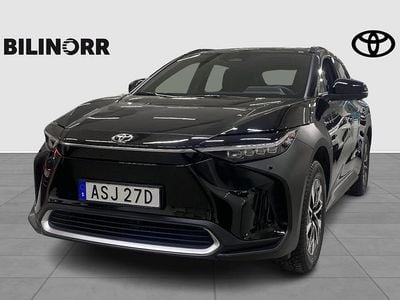 Svart Begagnad 2024 Toyota bZ4X Executive SUV | 469 000 kr (Marknadspris)