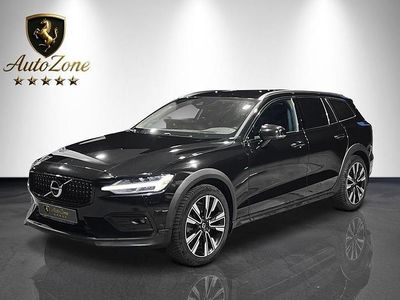 Begagnad Volvo V60 CC Momentum 190 HK (139 kW) 2020 Svart Kombi