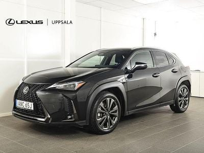 Svart Begagnad 2024 Lexus UX 300h Sport Design Packet SUV | 379 900 kr
