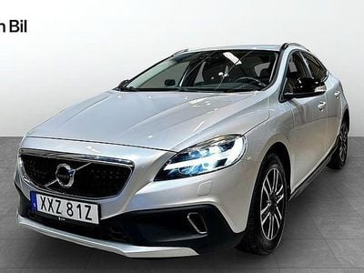 Silver Begagnad 2019 Volvo V40 Momentum Halvkombi | 189 900 kr (Dyr)