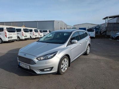 Grå Begagnad 2017 Ford Focus Titanium Kombi | 79 900 kr (Marknadspris)