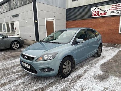 Grå Begagnad 2008 Ford Focus Titanium Halvkombi | 44 900 kr (Lite dyr)