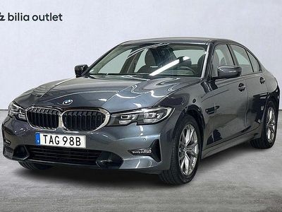 Grå Begagnad 2021 BMW 318 Sport Line Sedan | 274 900 kr (Dyr)