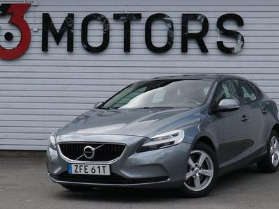 Grå Begagnad 2020 Volvo V40 Kombi | 175 900 kr (Marknadspris)