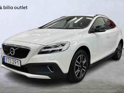 Begagnad Volvo V40 2018 Vit Halvkombi