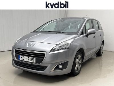 Grå Begagnad 2015 Peugeot 5008 Minibuss | 74 000 kr