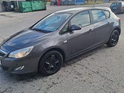 Begagnad Opel Astra 115 HK (84 kW) 2011