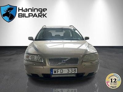 Brun Begagnad 2004 Volvo V70 Business Edition Kombi | 39 900 kr (Marknadspris)