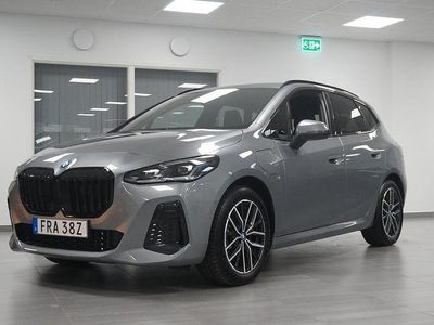 Skyscraper grey metallic Begagnad 2024 BMW 230 M Sport Kombi | 469 900 kr