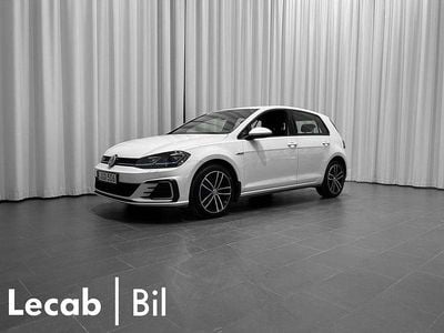 Begagnad VW Golf VII GTE 150 HK (110 kW) 2020 Vit Kombi