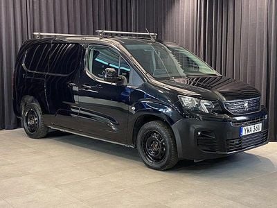 Svart Begagnad 2023 Peugeot Partner Minibuss | 279 000 kr