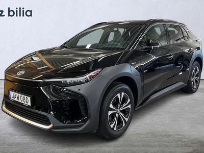 Svart Begagnad 2024 Toyota bZ4X Executive SUV | 449 000 kr (Marknadspris)