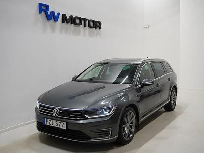 Mörkgrå Begagnad 2016 VW Passat GTE Kombi | 144 800 kr (Marknadspris)