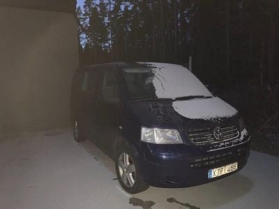 Blå Begagnad 2003 VW Transporter Van | 34 900 kr
