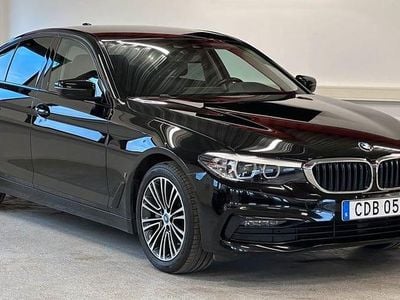 Svart Begagnad 2019 BMW 530 iPerformance Sedan | 299 900 kr (Marknadspris)