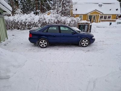 Blå Begagnad 1999 Audi A4 Sedan | 58 000 kr