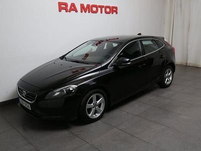 Svart Begagnad 2016 Volvo V40 Business Edition Halvkombi | 129 800 kr (Marknadspris)