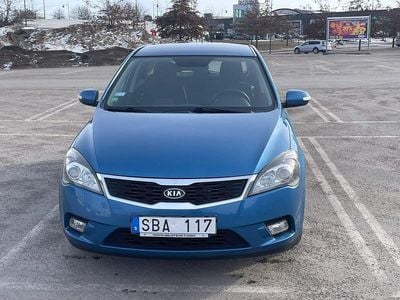 Begagnad Kia Ceed 115 HK (84 kW) 2010 Halvkombi