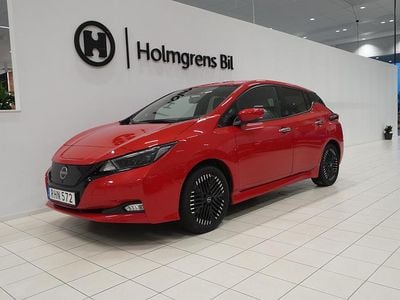 Red solid Begagnad 2022 Nissan Leaf N-Connecta Halvkombi | 174 900 kr (Marknadspris)
