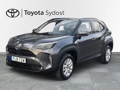 Mörkgrå Begagnad 2024 Toyota Yaris Cross Active SUV | 259 000 kr (Marknadspris)