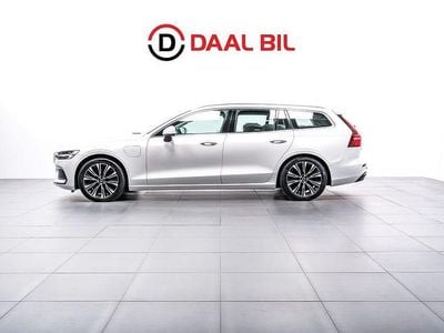 Vit Begagnad 2023 Volvo V60 Core Kombi | 299 700 kr