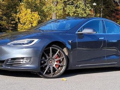 Mörkgrå metallic Begagnad 2016 Tesla Model S Halvkombi | 265 000 kr (Dyr)