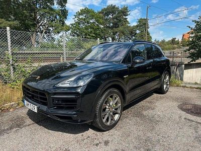 Svart Begagnad 2023 Porsche Cayenne Platinum Edition SUV | 769 000 kr