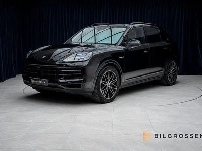 Svart Begagnad 2024 Porsche Cayenne S E-Hybrid SUV | 1 169 900 kr