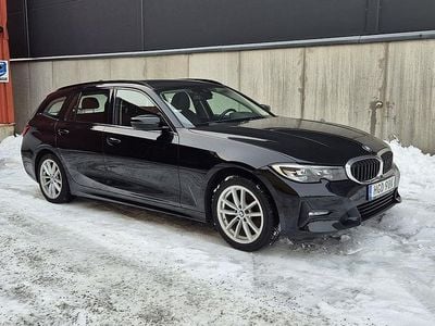 Svart Begagnad 2021 BMW 320 Kombi | 319 000 kr (Marknadspris)