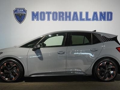 Grå Begagnad 2023 Cupra Born e-Boost Halvkombi | 279 900 kr (Marknadspris)