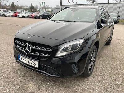Svart Begagnad 2018 Mercedes 200 AMG Sedan | 189 000 kr