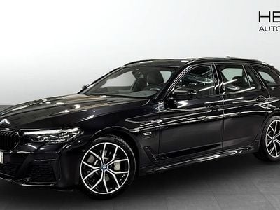 Svart Begagnad 2024 BMW 530e M Sport Kombi | 418 700 kr (Bra pris)