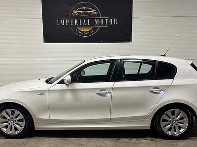 Begagnad BMW 118 143 HK (105 kW) 2011 Vit Halvkombi