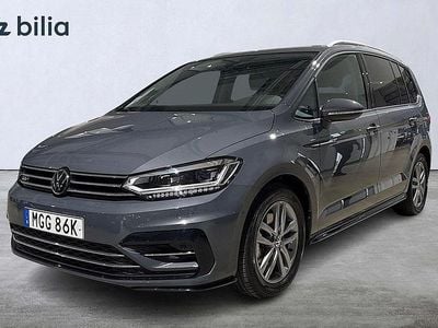 Mörkgrå Ny 2025 VW Touran Life Minibuss | 389 900 kr (Bra pris)