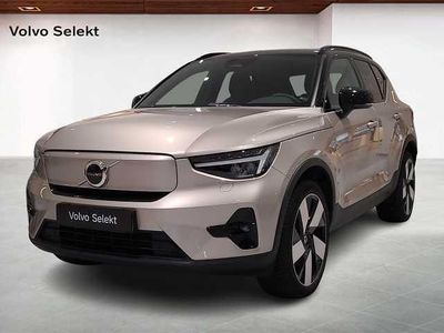 Grå Begagnad 2023 Volvo XC40 Plus SUV | 349 000 kr